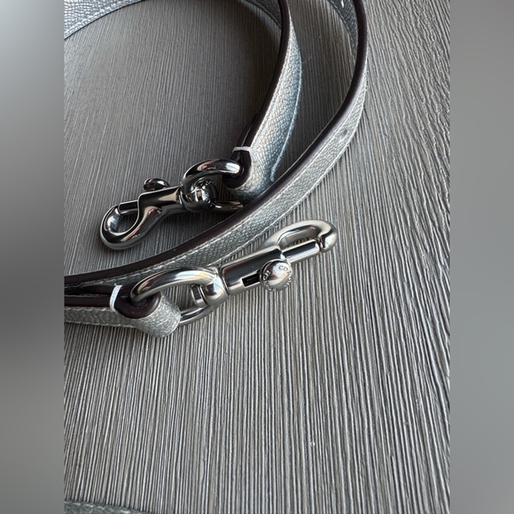 Coach “Aria” Shoulder Bag Silver Metallic w/ Adjustable Strap & Hang Tag - Picture 5 of 11